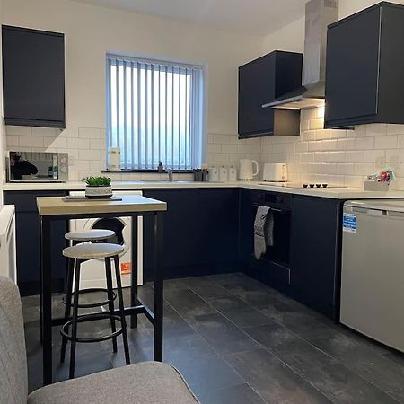 Modern Apartment With En-Suite & Private Kitchen Stoke-on-Trent المظهر الخارجي الصورة